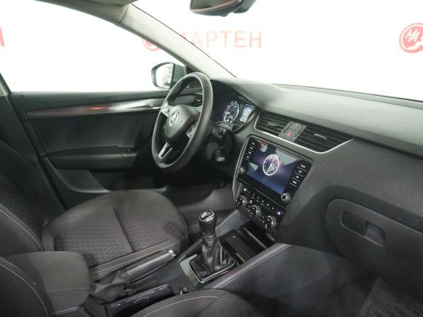 Skoda Octavia III (A7) Рестайлинг с пробегом 2018 года, цена 1 724 000 рублей, 135155 км, лифтбек, Автокод Объявления