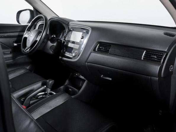 Mitsubishi Outlander III Рестайлинг 2 с пробегом 2016 года, цена 2 196 000 рублей, 80000 км, внедорожник, Автокод Объявления