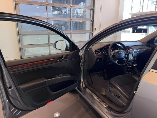 Skoda Superb II с пробегом 2011 года, цена 835 000 рублей, 340017 км, лифтбек, Автокод Объявления