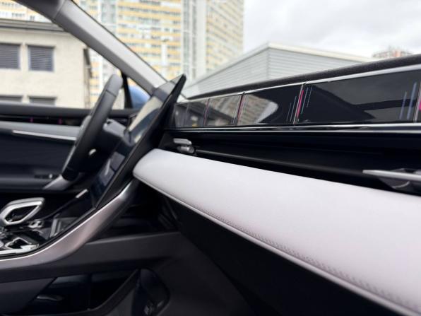 Geely Atlas II с пробегом 2024 года, цена 2 995 000 рублей, 1781 км, внедорожник, Автокод Объявления