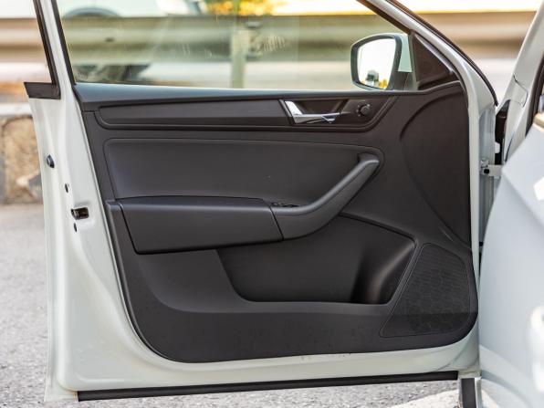 Skoda Rapid II с пробегом 2021 года, цена 1 548 000 рублей, 77328 км, лифтбек, Автокод Объявления