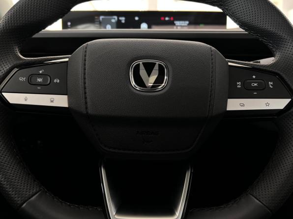 Changan Lamore с пробегом 2024 года, цена 2 000 000 рублей, 11037 км, седан, Автокод Объявления