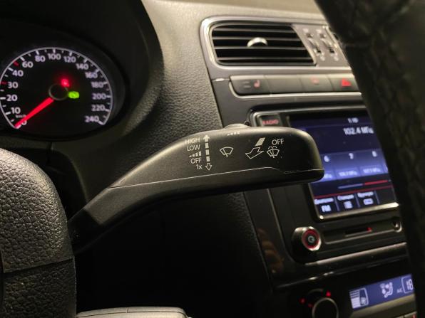 Volkswagen Polo V Рестайлинг с пробегом 2019 года, цена 1 545 000 рублей, 63236 км, седан, Автокод Объявления