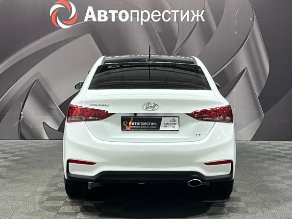 Hyundai Solaris II с пробегом 2018 года, цена 1 250 000 рублей, 122000 км, седан, Автокод Объявления