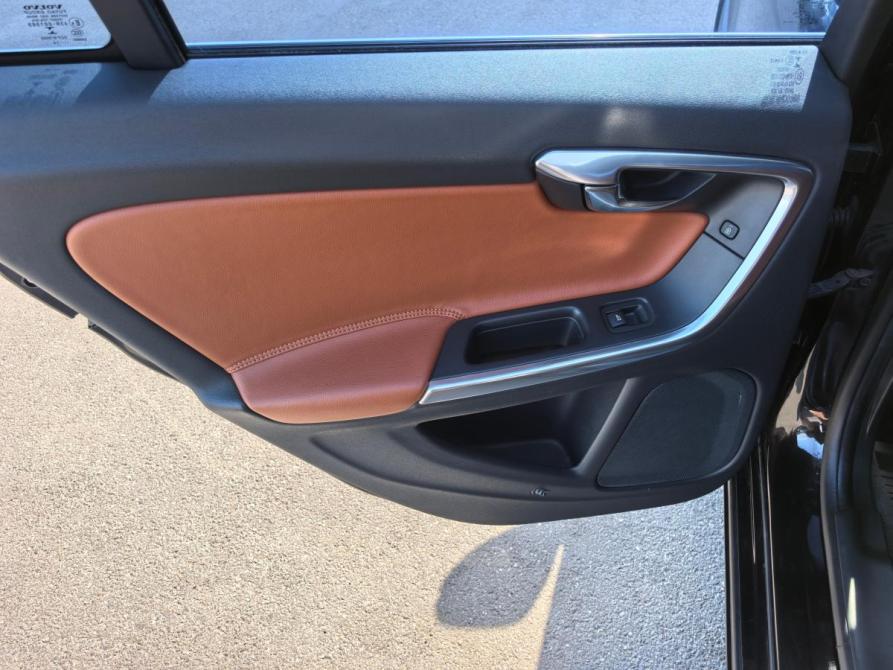 Volvo S60 II Рестайлинг Санкт-Петербург  - изображение 16