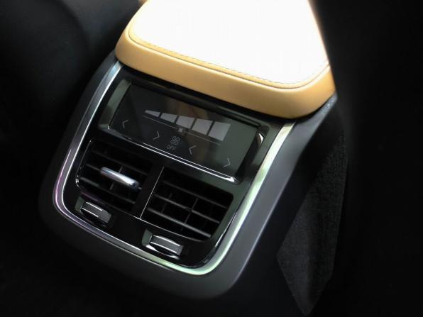 Volvo XC90 II с пробегом 2015 года, цена 2 329 900 рублей, 320200 км, внедорожник, Автокод Объявления