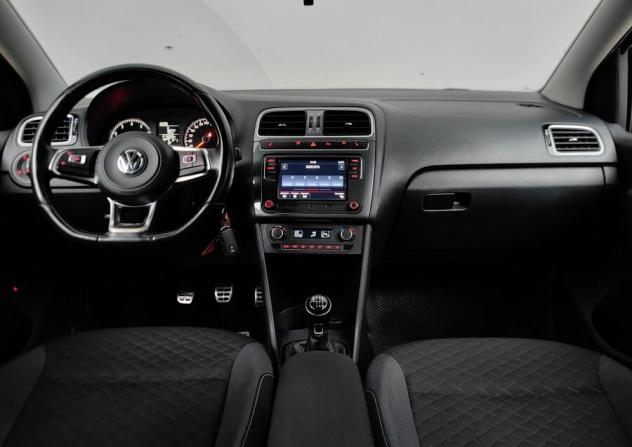 Volkswagen Polo V Рестайлинг с пробегом 2018 года, цена 885 000 рублей, 212000 км, седан, Автокод Объявления