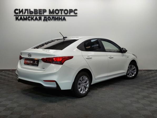 Hyundai Solaris II с пробегом 2018 года, цена 1 245 000 рублей, 122500 км, седан, Автокод Объявления