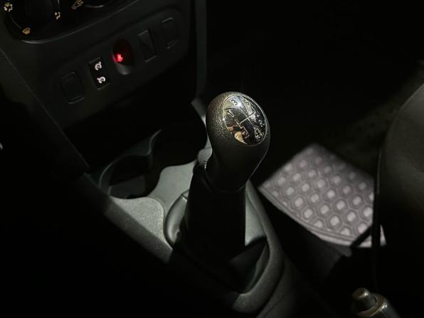 Renault Sandero II с пробегом 2016 года, цена 999 900 рублей, 66047 км, хэтчбек, Автокод Объявления