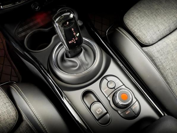 Mini Clubman II Рестайлинг с пробегом 2021 года, цена 3 030 000 рублей, 35918 км, универсал, Автокод Объявления