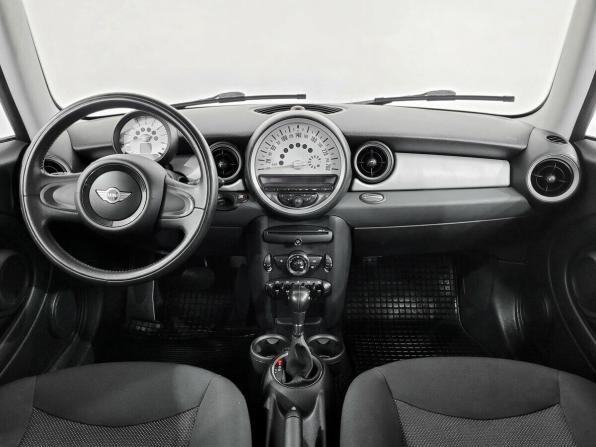 Mini Hatch II (R56) Рестайлинг с пробегом 2011 года, цена 950 000 рублей, 135975 км, хэтчбек, Автокод Объявления