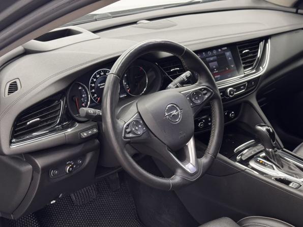 Opel Insignia II с пробегом 2018 года, цена 1 688 000 рублей, 136370 км, универсал, Автокод Объявления
