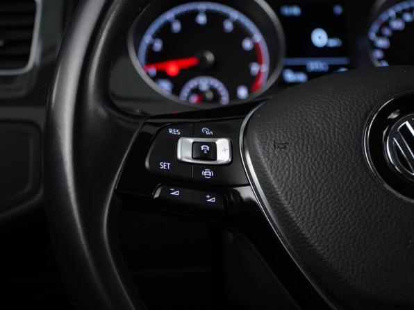 Volkswagen Golf VII Рестайлинг с пробегом 2019 года, цена 1 642 050 рублей, 94176 км, хэтчбек, Автокод Объявления