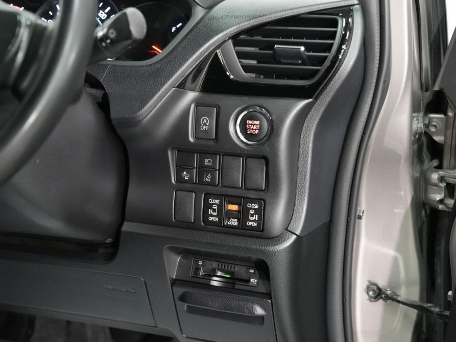 Toyota Noah III (R80) Рестайлинг Новосибирск  - изображение 16