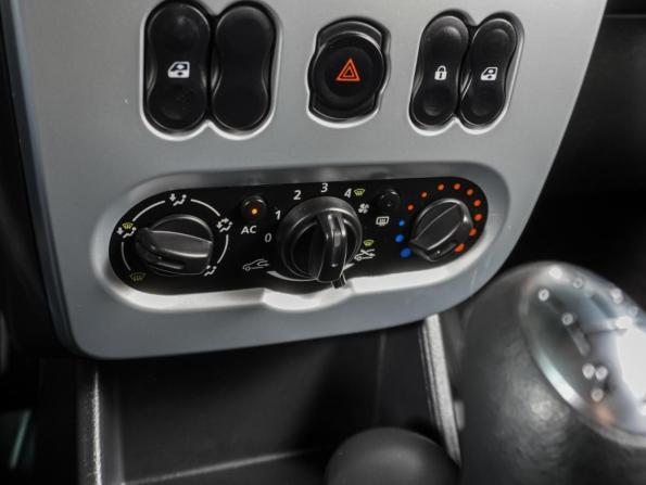 Renault Sandero I с пробегом 2013 года, цена 749 000 рублей, 69638 км, хэтчбек, Автокод Объявления