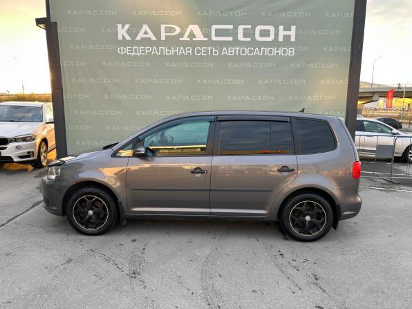 Volkswagen Touran I Рестайлинг 2 с пробегом 2010 года, цена 599 000 рублей, 317000 км, компактвэн, Автокод Объявления