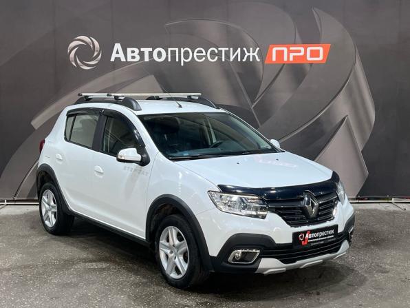 Renault Sandero II Рестайлинг с пробегом 2020 года, цена 990 000 рублей, 82124 км, хэтчбек, Автокод Объявления