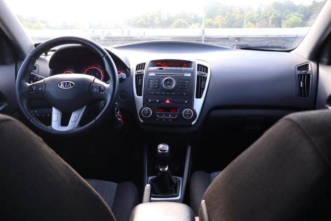 Kia Ceed I Рестайлинг с пробегом 2010 года, цена 639 000 рублей, 215000 км, универсал, Автокод Объявления