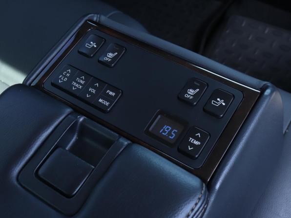 Toyota Camry VII (XV50) Рестайлинг с пробегом 2015 года, цена 2 650 000 рублей, 90876 км, седан, Автокод Объявления