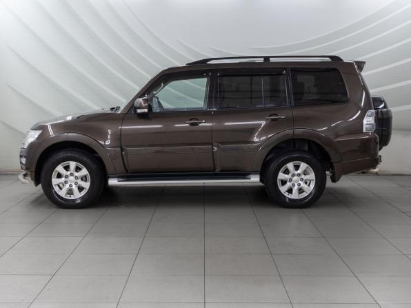 Mitsubishi Pajero IV Рестайлинг 2 с пробегом 2018 года, цена 3 758 000 рублей, 23652 км, внедорожник, Автокод Объявления