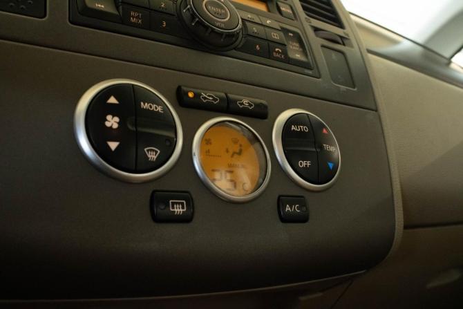 Nissan Tiida I с пробегом 2008 года, цена 629 000 рублей, 262144 км, хэтчбек, Автокод Объявления