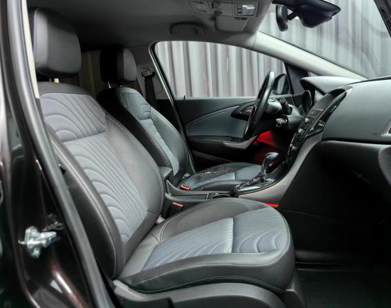 Opel Astra J Рестайлинг с пробегом 2013 года, цена 848 000 рублей, 165673 км, седан, Автокод Объявления