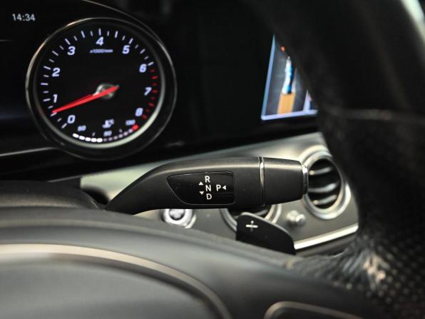 Mercedes-Benz E-Класс V (W213 S213 C238) с пробегом 2017 года, цена 2 580 000 рублей, 136871 км, седан, Автокод Объявления