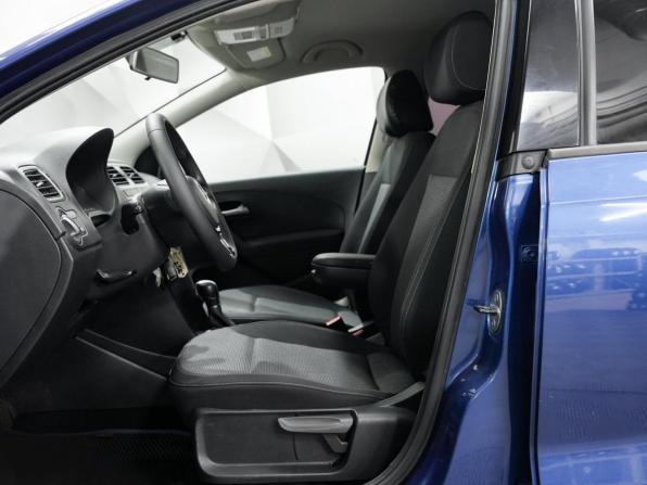 Volkswagen Polo V Рестайлинг с пробегом 2018 года, цена 1 323 000 рублей, 125000 км, седан, Автокод Объявления