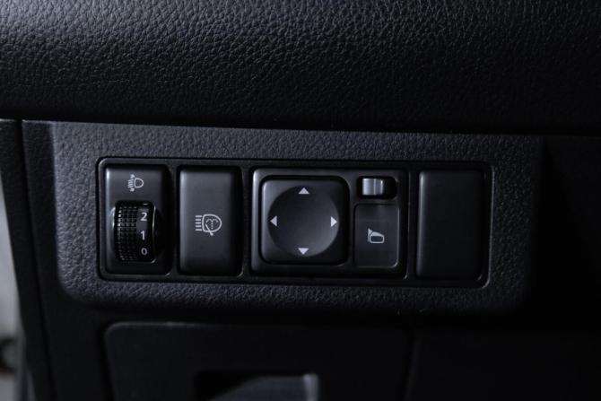 Nissan Tiida I Рестайлинг с пробегом 2010 года, цена 735 000 рублей, 193874 км, седан, Автокод Объявления
