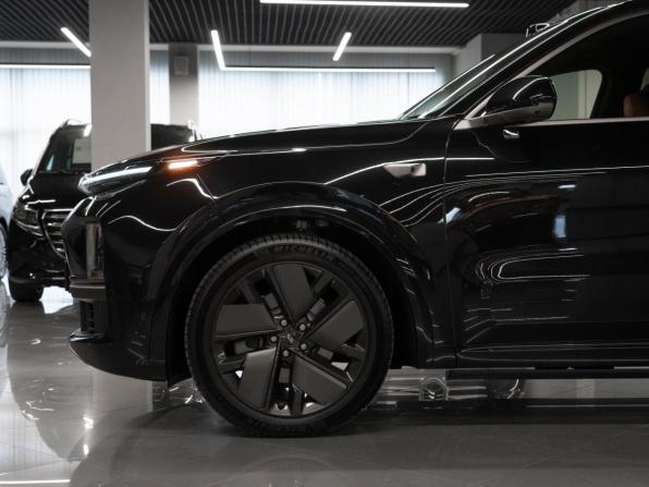 Li Auto (Lixiang) L9 I Рестайлинг с пробегом 2025 года, цена 9 200 000 рублей, 27 км, внедорожник, Автокод Объявления