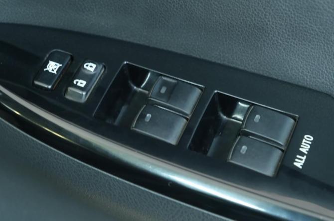 Toyota Corolla X (E140 E150) Рестайлинг с пробегом 2012 года, цена 1 349 000 рублей, 85000 км, универсал, Автокод Объявления