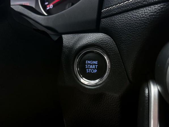 Toyota RAV4 V (XA50) с пробегом 2022 года, цена 3 899 000 рублей, 38900 км, внедорожник, Автокод Объявления
