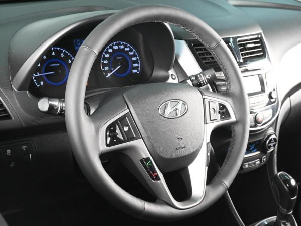 Hyundai Solaris I Рестайлинг с пробегом 2016 года, цена 1 019 000 рублей, 172884 км, седан, Автокод Объявления