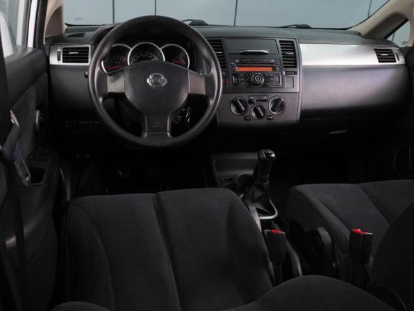 Nissan Tiida I Рестайлинг с пробегом 2011 года, цена 574 000 рублей, 246321 км, хэтчбек, Автокод Объявления