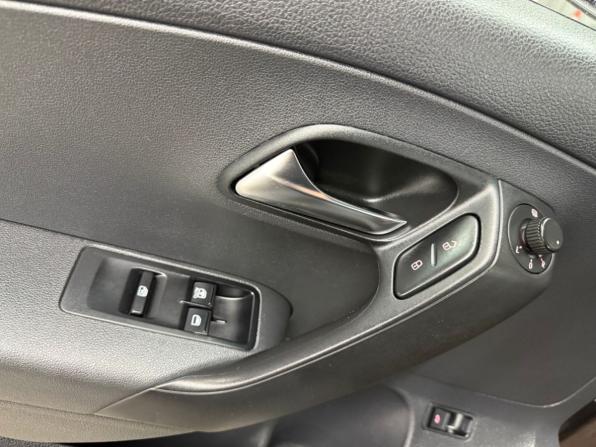 Volkswagen Polo V Рестайлинг с пробегом 2015 года, цена 829 000 рублей, 145896 км, седан, Автокод Объявления