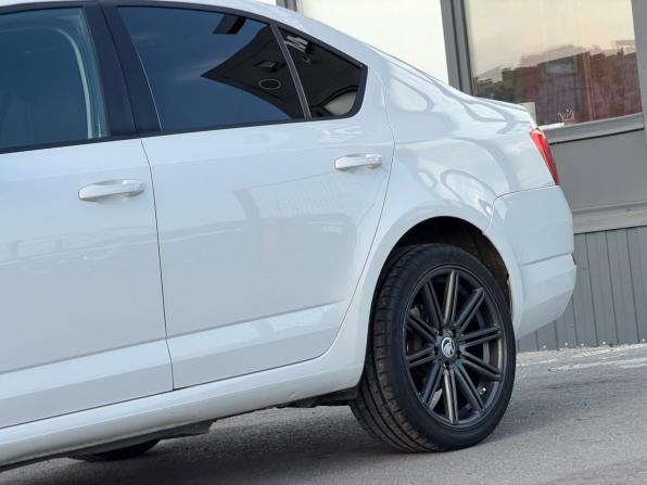 Skoda Octavia III (A7) с пробегом 2015 года, цена 1 390 000 рублей, 209692 км, лифтбек, Автокод Объявления