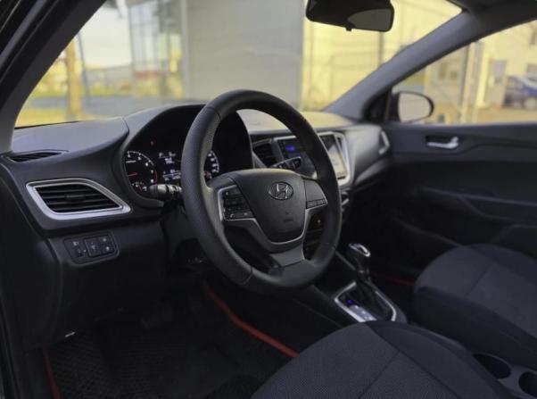 Hyundai Solaris II Рестайлинг с пробегом 2021 года, цена 1 460 000 рублей, 142353 км, седан, Автокод Объявления