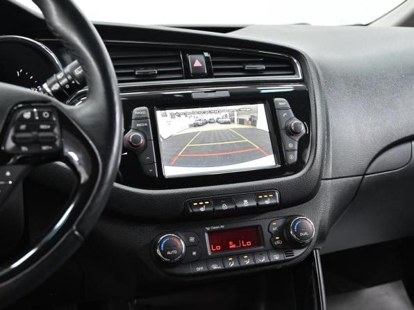 Kia Ceed II Рестайлинг с пробегом 2017 года, цена 1 049 000 рублей, 84000 км, хэтчбек, Автокод Объявления