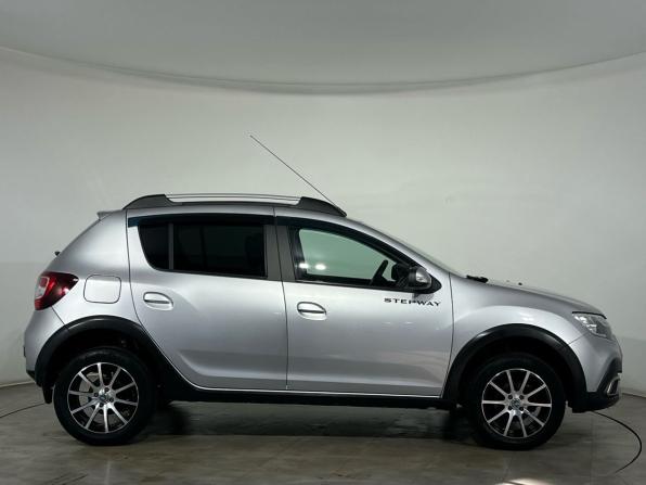 Renault Sandero II Рестайлинг с пробегом 2020 года, цена 1 345 000 рублей, 28601 км, хэтчбек, Автокод Объявления