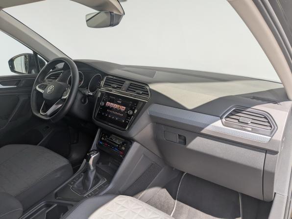 Volkswagen Tiguan II Рестайлинг с пробегом 2021 года, цена 2 645 000 рублей, 71767 км, внедорожник, Автокод Объявления