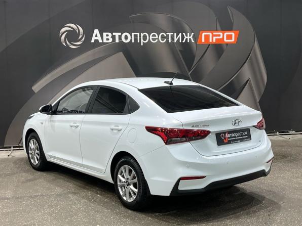 Hyundai Solaris II с пробегом 2018 года, цена 1 330 000 рублей, 138078 км, седан, Автокод Объявления