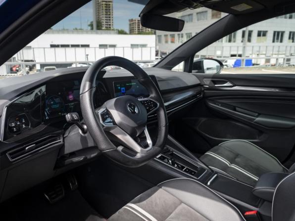 Volkswagen Golf VIII с пробегом 2020 года, цена 2 848 000 рублей, 32100 км, хэтчбек, Автокод Объявления
