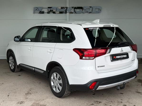 Mitsubishi Outlander III Рестайлинг 3 с пробегом 2018 года, цена 1 849 000 рублей, 151976 км, внедорожник, Автокод Объявления
