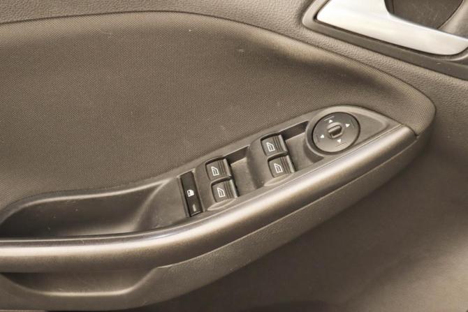 Ford Focus III Рестайлинг с пробегом 2017 года, цена 1 279 000 рублей, 100580 км, хэтчбек, Автокод Объявления