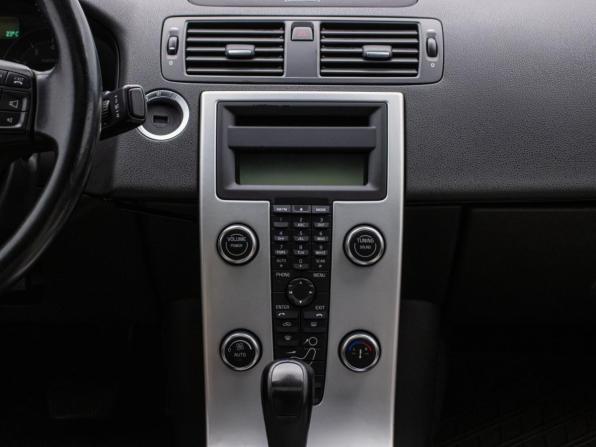 Volvo S40 II Рестайлинг с пробегом 2010 года, цена 650 000 рублей, 229528 км, седан, Автокод Объявления