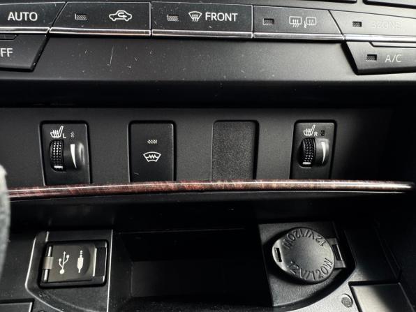Toyota Camry VII (XV50) Рестайлинг 2 с пробегом 2017 года, цена 2 170 000 рублей, 183533 км, седан, Автокод Объявления