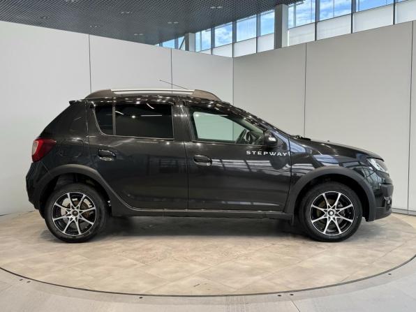 Renault Sandero II с пробегом 2015 года, цена 820 000 рублей, 94180 км, хэтчбек, Автокод Объявления