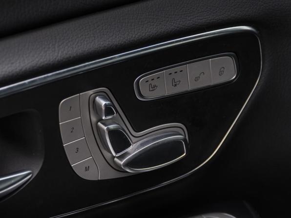 Mercedes-Benz V-Класс III (W447) Рестайлинг с пробегом 2022 года, цена 6 950 000 рублей, 116507 км, минивэн, Автокод Объявления
