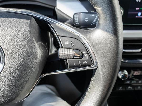 Skoda Rapid II с пробегом 2022 года, цена 1 919 000 рублей, 67337 км, лифтбек, Автокод Объявления