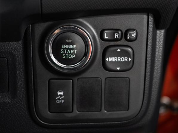 Toyota Wish II Рестайлинг с пробегом 2016 года, цена 1 400 000 рублей, 138401 км, минивэн, Автокод Объявления